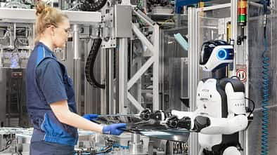 Humanoider Roboter Hexagon Aeon in BMW-Produktion.